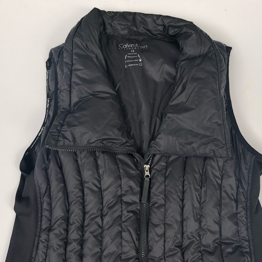 Calvin Klein Puffer Vest - Picture 2 of 6